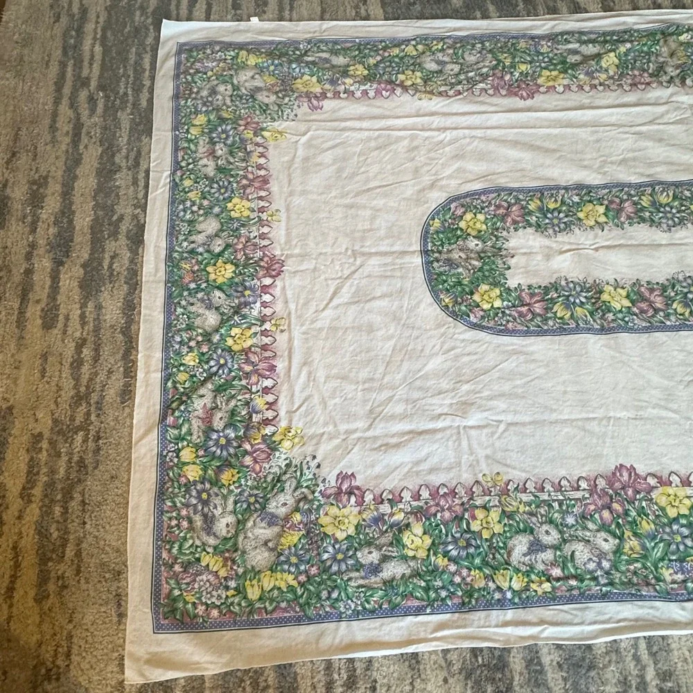 Vintage Easter Bunny Floral Tablecloth Rectangular Spring Garden White 95x56